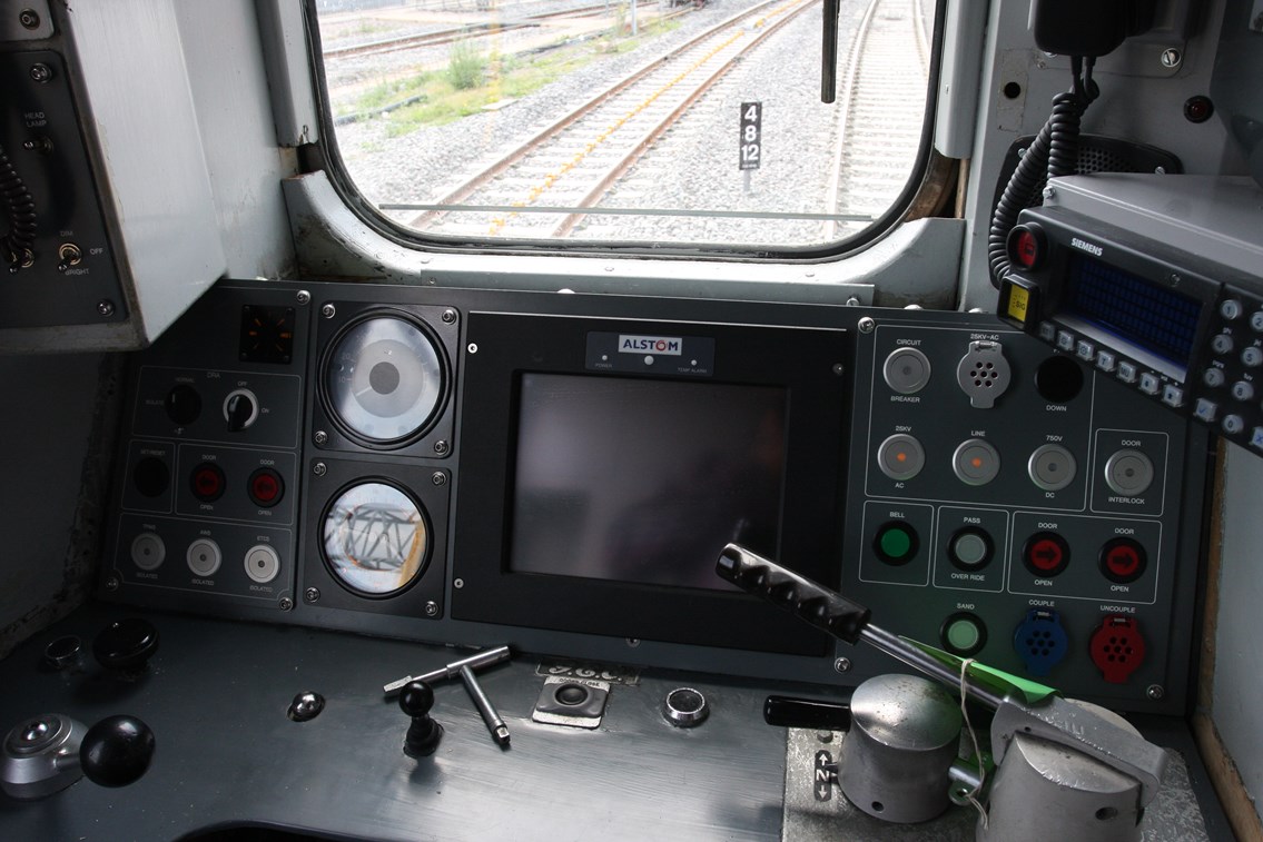 New driver's console and ERTMS screen (DMI) on the 313121, fitted by SSL: New driver's console on the 313121, fitted by SSL