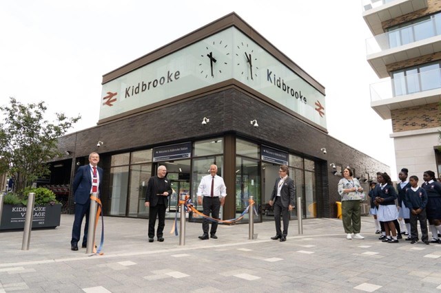 Kidbrooke’s new rail station opened by Sir Peter Hendy CBE: Kidbrooke station opening (4)