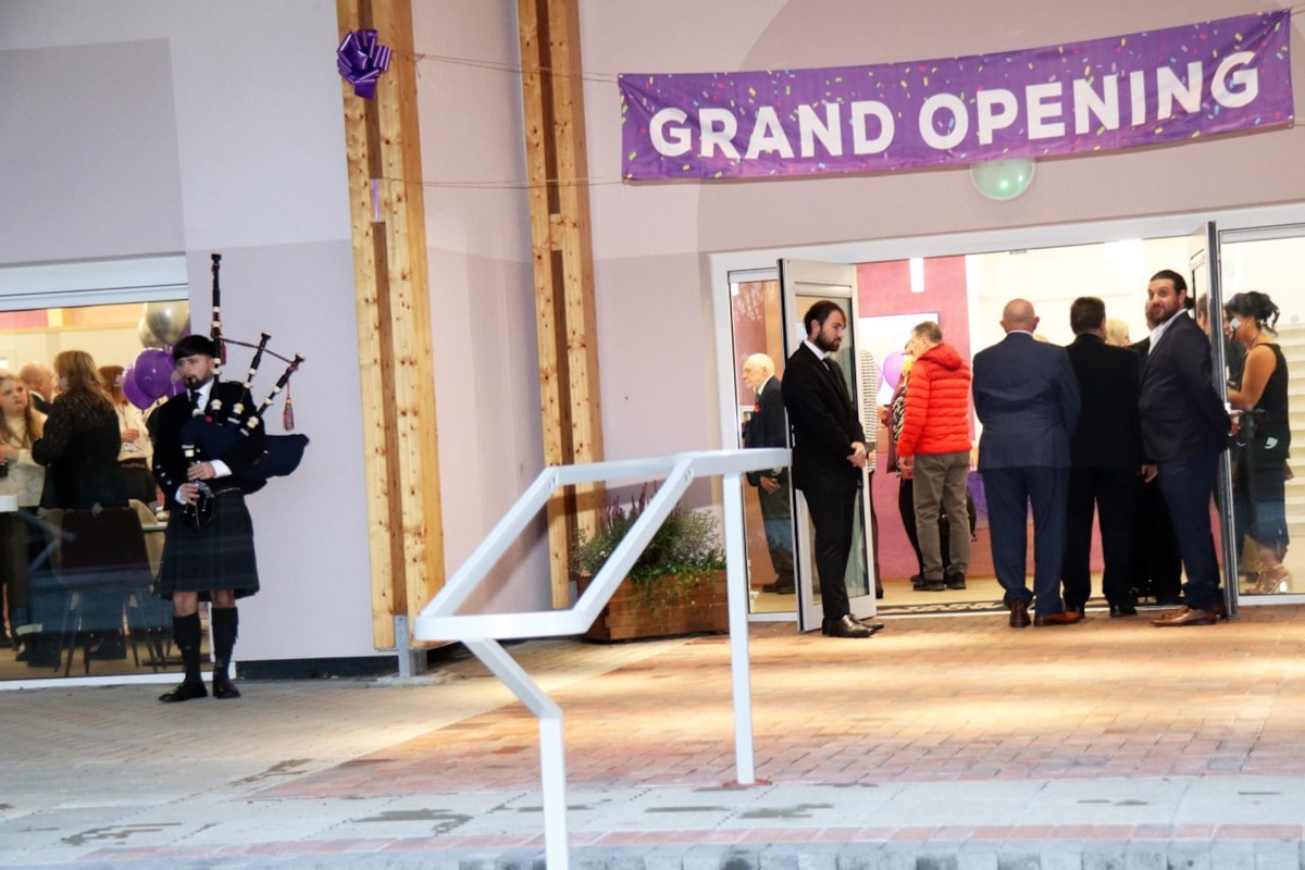 Take a bow grand opening entrance