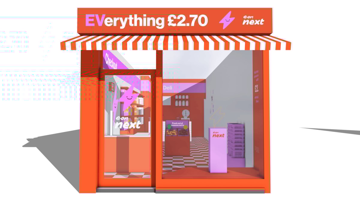 EVerything £2.70 store shop front