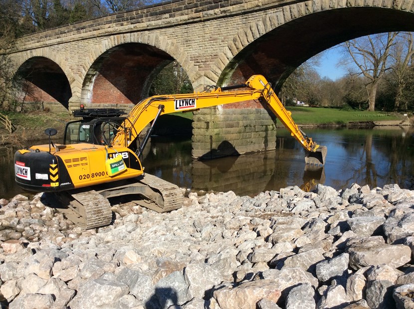 Senior councillors set to approve repair plan for flood-damaged Linton Bridge: img-0860excavatoronstonerampintotheriver.jpg