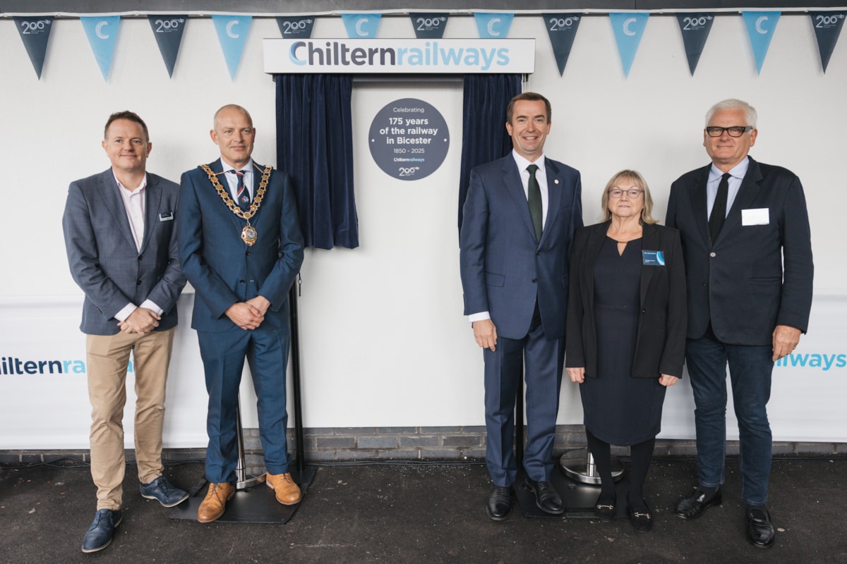 From L to R - Tony Baxter (Chiltern Railways), Councillor Mark Lygo (Chair of Oxfordshire County Council), Calum Miller MP, Councillor Judy Roberts (Oxfordshire County Council), and John Durnin (Bicester Village)