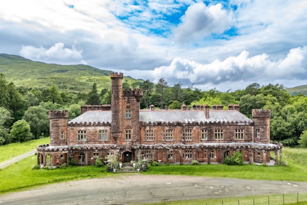 Kinloch Castle exterior ©Nest Marketing