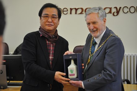 Cllr Cowe presented with South Korean speciality spirit
