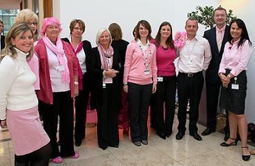 Siemens staff pretty in pink : press_release_photo_-_resized.jpg
