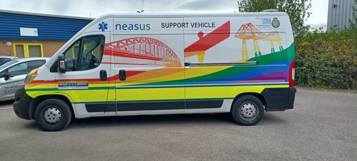 Pride support vehicle - side