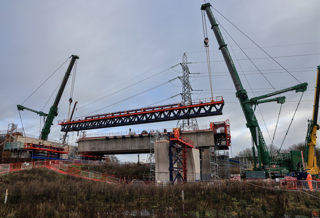 The truss being moved from the first span of River Tame viaduct