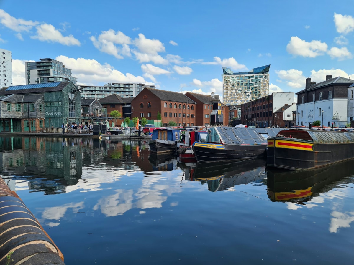 lulu-black-tsTQuqKr4fk-unsplash