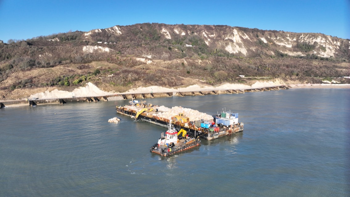 Major coastal defence project underway to protect iconic railway through Folkestone Warren: Folkestone Warren 1