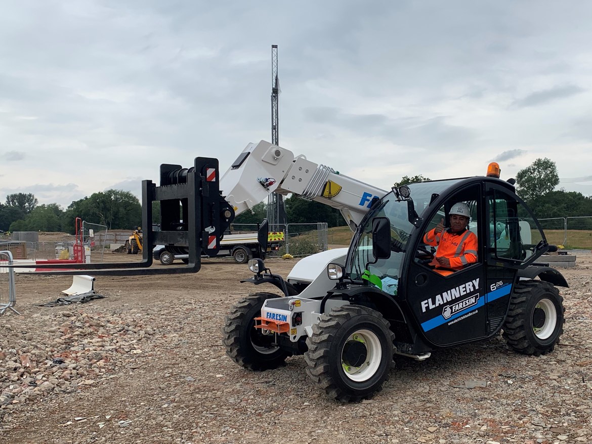 UK’s first electric forklift trialled by HS2: HS2 pioneers new zero-pollution electric forklift July 2020