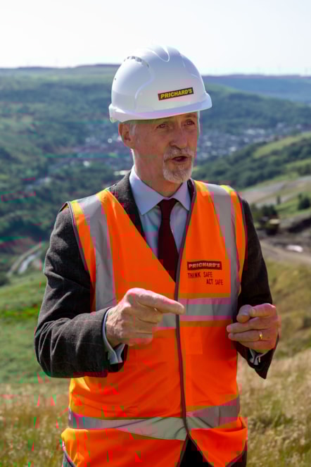 FM and DFM Visit to Tylorstown Coal Tip 18.06.25-6