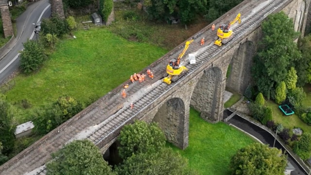 Machinery on Chapel Milton viaduct during railway closure September 2025: Machinery on Chapel Milton viaduct during railway closure September 2025
