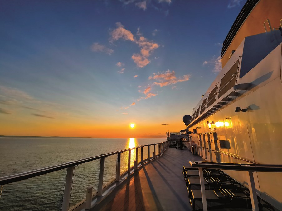 Saga Cruises - Spirit of Discovery - sun deck