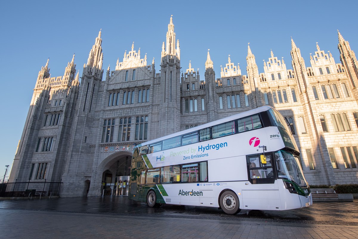 New Hydrogen fleet outside Marischal Sqaure