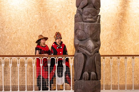 Delegates from the Nisga’a Nation (Pamela Brown and Chief Ni’isjoohl) with the Ni’isjoohl Memorial Pole.Image credit Duncan McGlynn