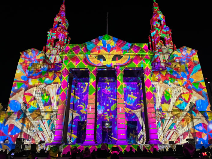 Light Night 2024: at Leeds Civic Hall, the breath-taking Out of the Aire paid tribute to some of the people and events that have been part of the fascinating story of Leeds.