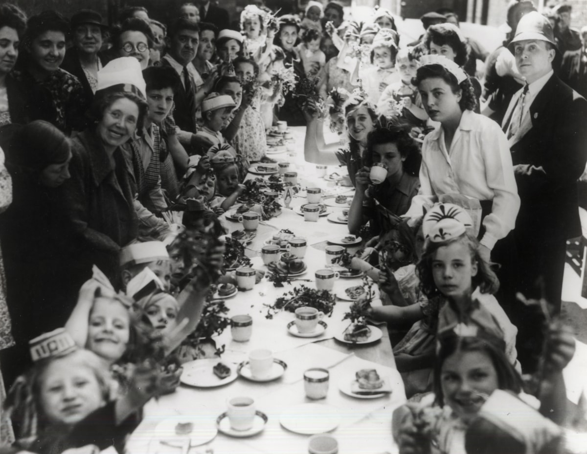 VE Day Street Party, Seward Street. Image credit Local History Centre-5