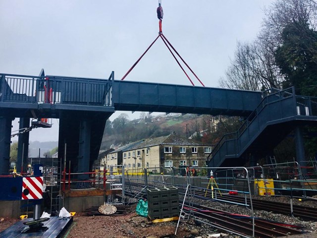 Llanhilleth crane main span in place wide 2