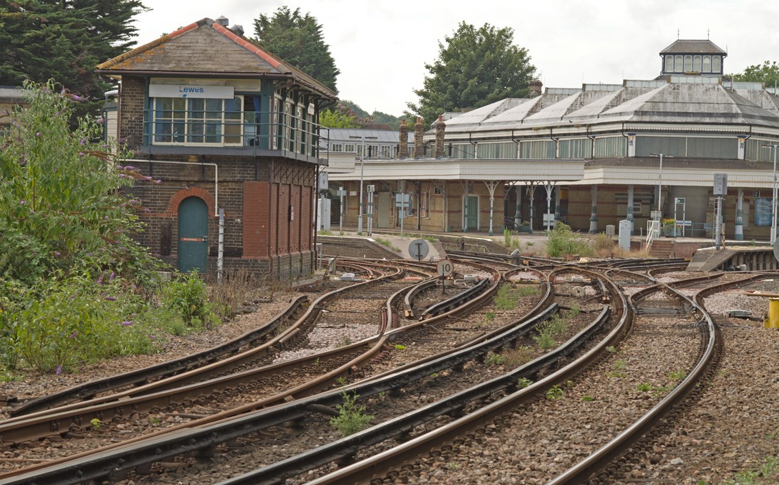 East Sussex rail passengers reminded to check before travelling this weekend: Towards station from east