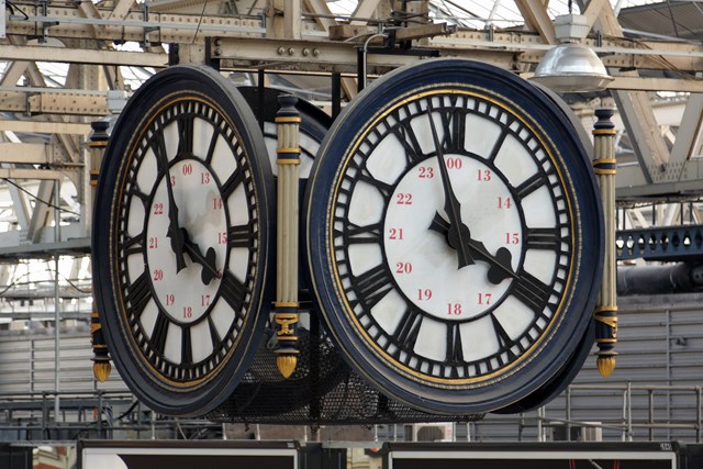 Main Concourse Clock, Waterloo Station: The clock in the main concourse at Waterloo station