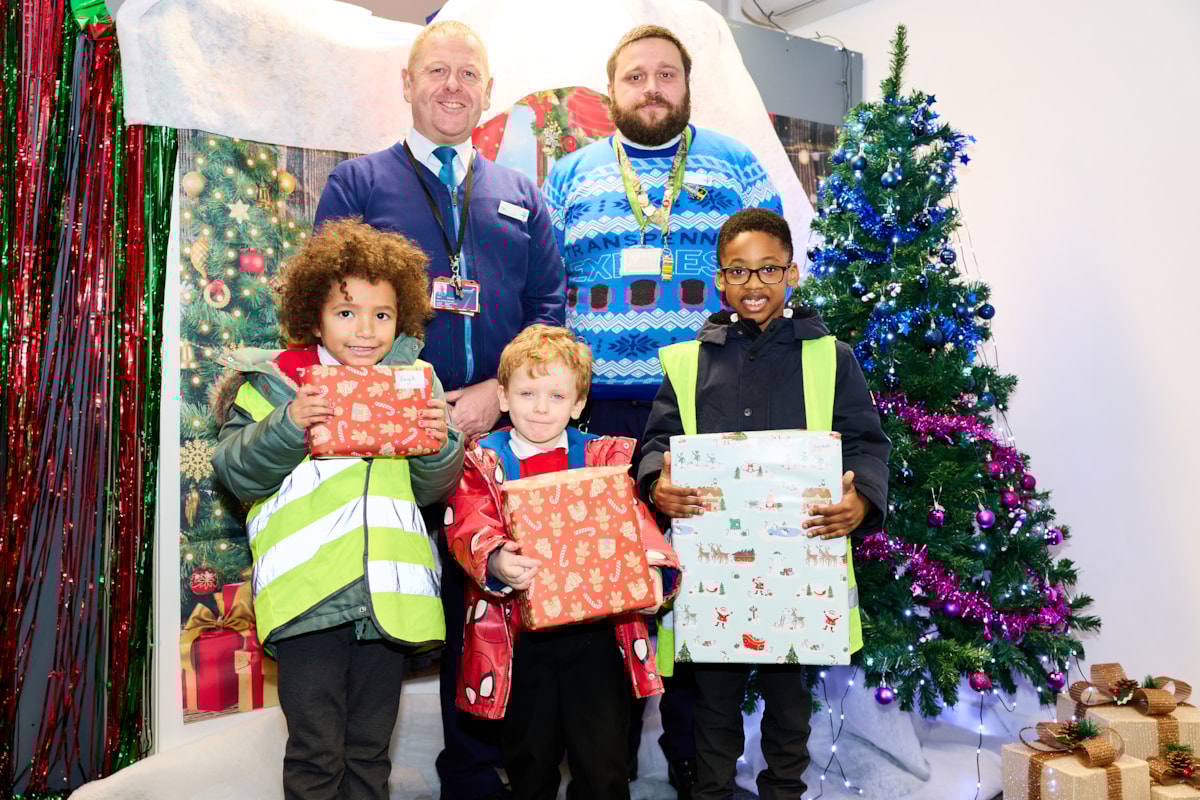 Santa s grotto Manchester Airport (3)