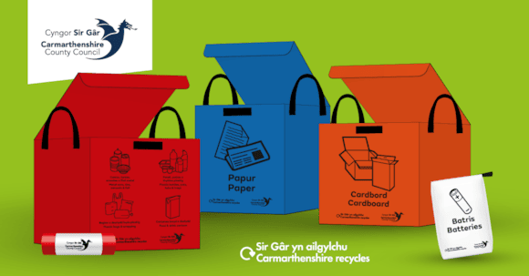 Gwasanaeth Ailgylchu ar Wahân newydd i'w gyflwyno mewn rhannau o Sir Gâr: New recycling sacks