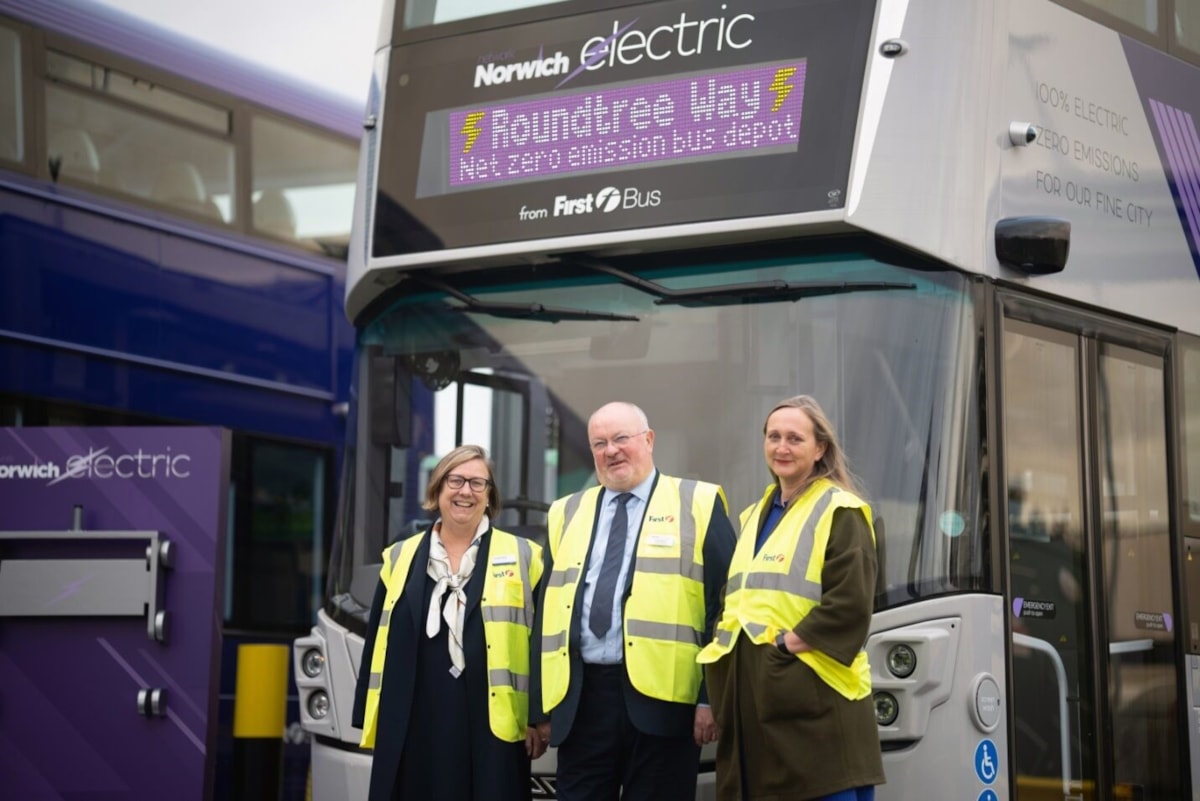 Janette Bell, Piers Marlow & Isabelle McAllister at Roundtree Way Depot