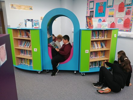 Millbank Primary School reading neuk