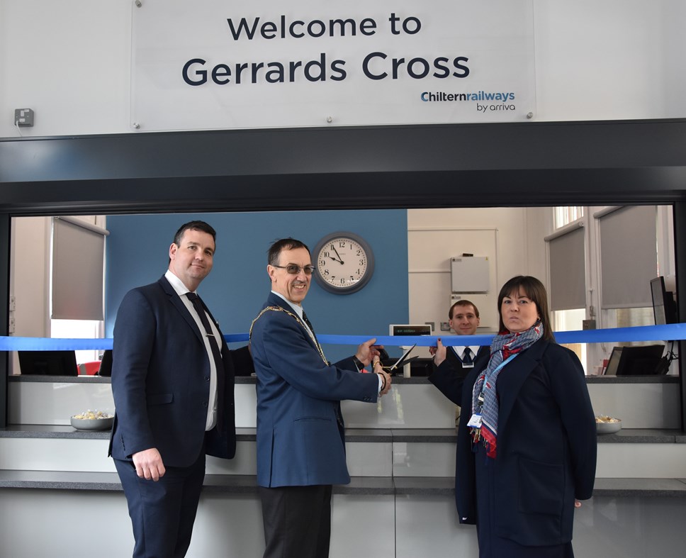 (L-R) Chiltern Railways Customer Services Director Alan Riley, Gerrards Cross Mayor Cllr Chris Brown and Area Manager for South Buckinghamshire Jemma Pitt.