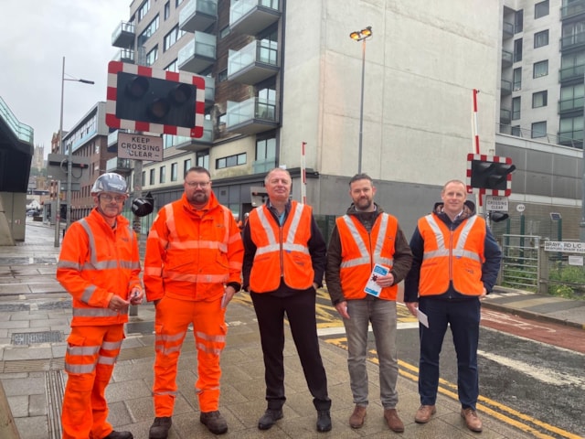 Teams at Brayford Wharf level crossing-2: Teams at Brayford Wharf level crossing-2