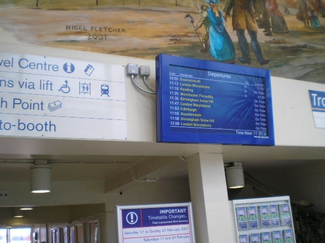 AYLESBURY, BANBURY & HIGH WYCOMBE STATIONS GET THE BIG PICTURE : Banbury Station New Customer Info Screen