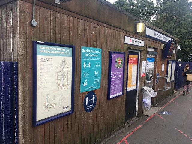 Ticket office at Harringay station