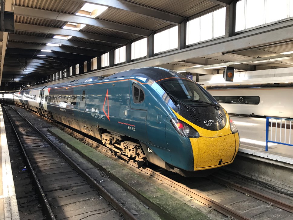 Avanti West Coast Pendolino 390155 - Euston Station | Avanti West Coast ...