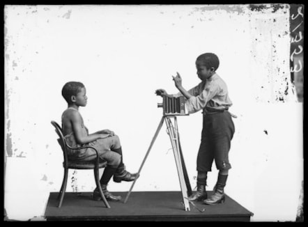 abertjonasandjohnxiniwe1891londonstereoscopiccompanycourtesyhultonarchiveandgettyimages.jpg
