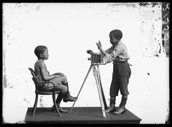 abertjonasandjohnxiniwe1891londonstereoscopiccompanycourtesyhultonarchiveandgettyimages.jpg