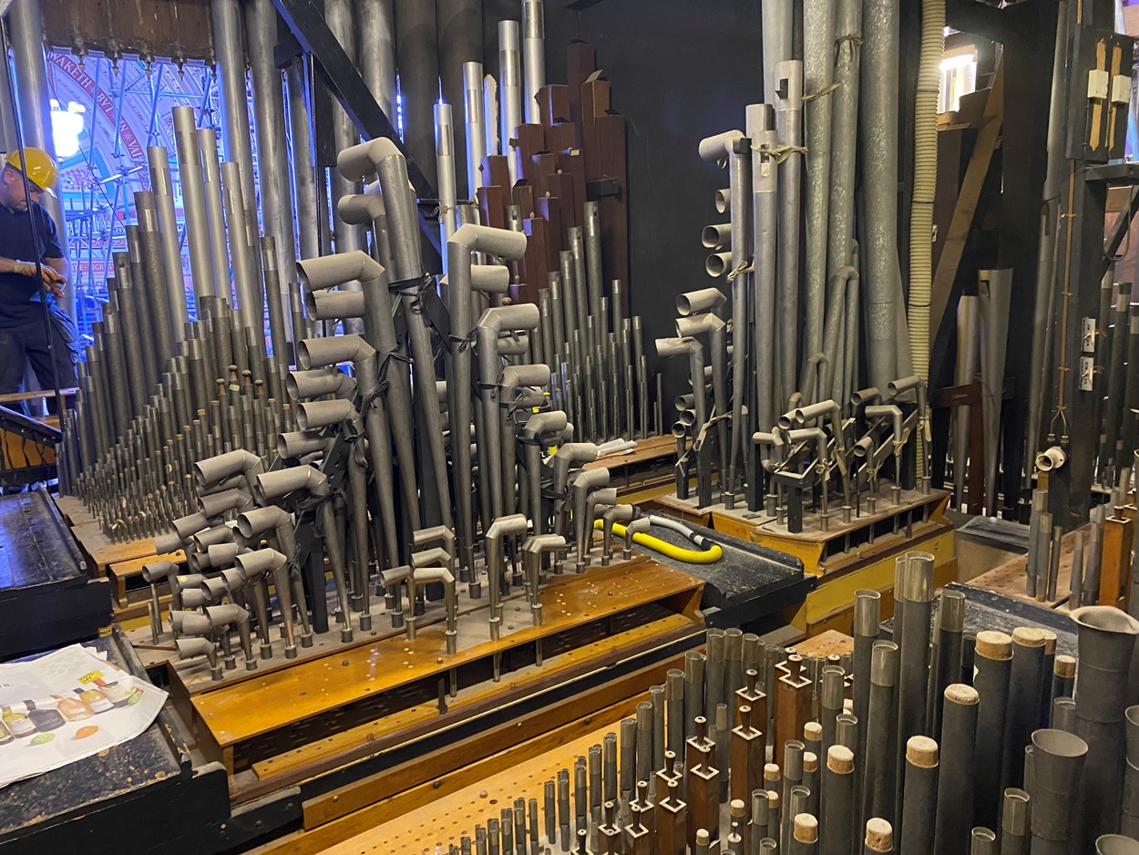 Leeds Town Hall organ project begins: Pipe organ specialists from Nicholson and Co. Ltd set up in Leeds Town Hall's magnificent Victoria Hall this week where they began erecting a complex network of scaffolding around the 50ft high organ before getting to work on the painstaking process of dismantling its impressive pipes and intricate inner workings.