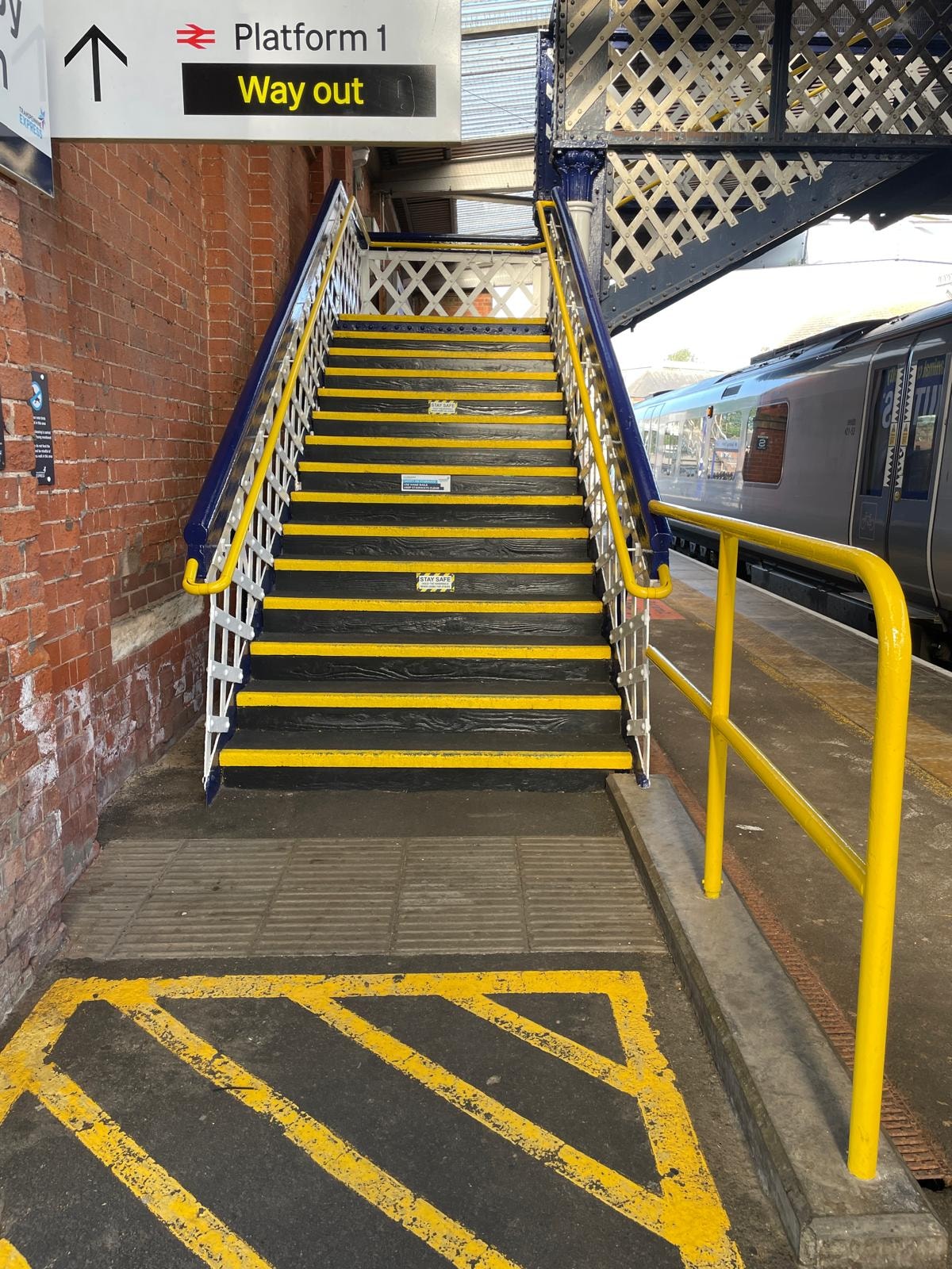 Grimsby station (2)