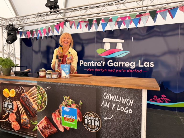 Enjoy a taste of the region at Pentre'r Garreg Las