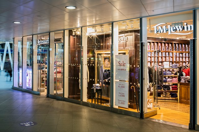 King's Cross railway station - TM Lewin, Accessorize