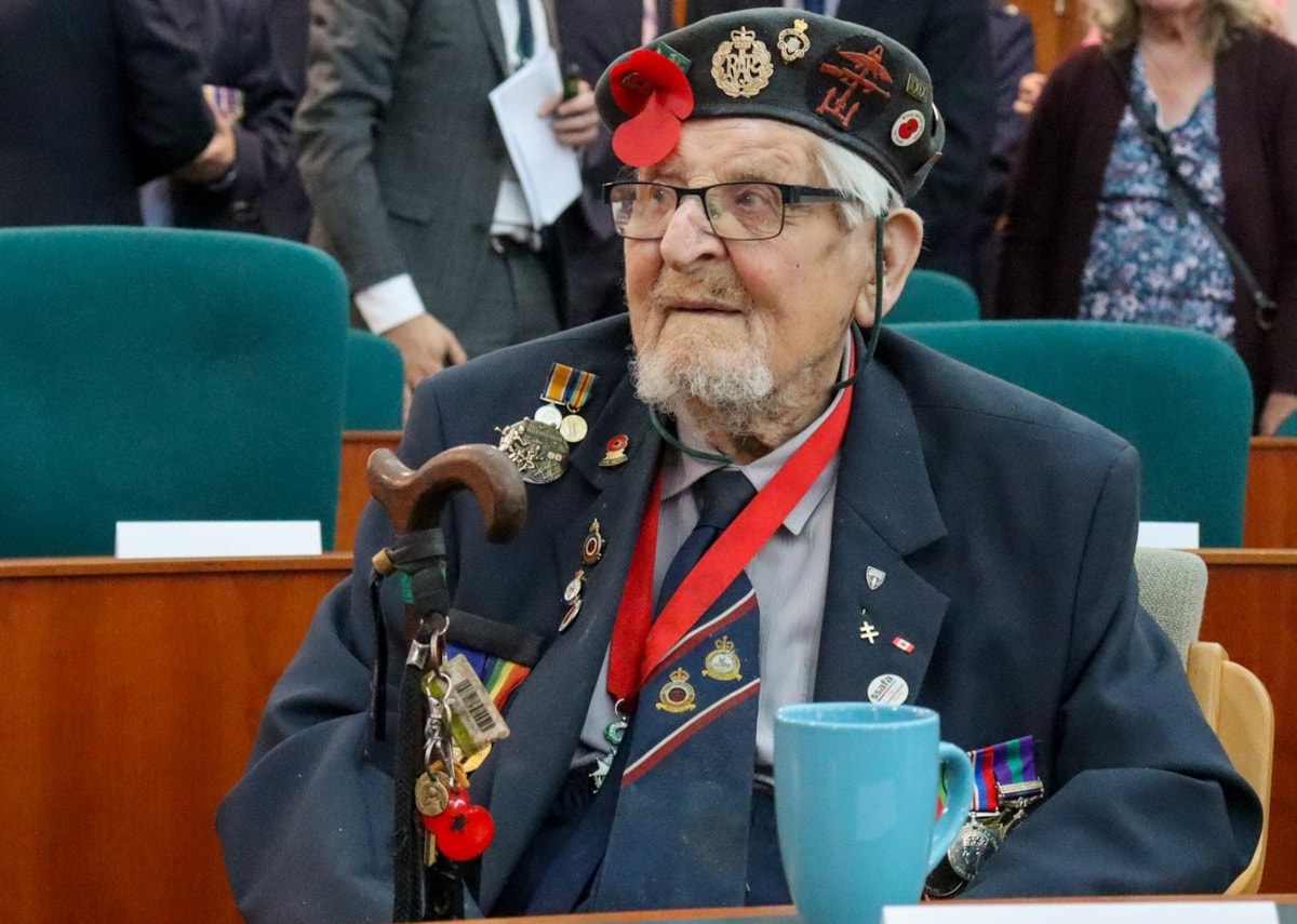 D-Day veteran Alan McQuillin at the Cotswold District Council VE Day 80 event.