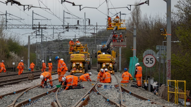 Passengers travelling to and from London Euston urged to ‘check before you travel' this Early May Bank Holiday: Switches and Crossings WCS 2