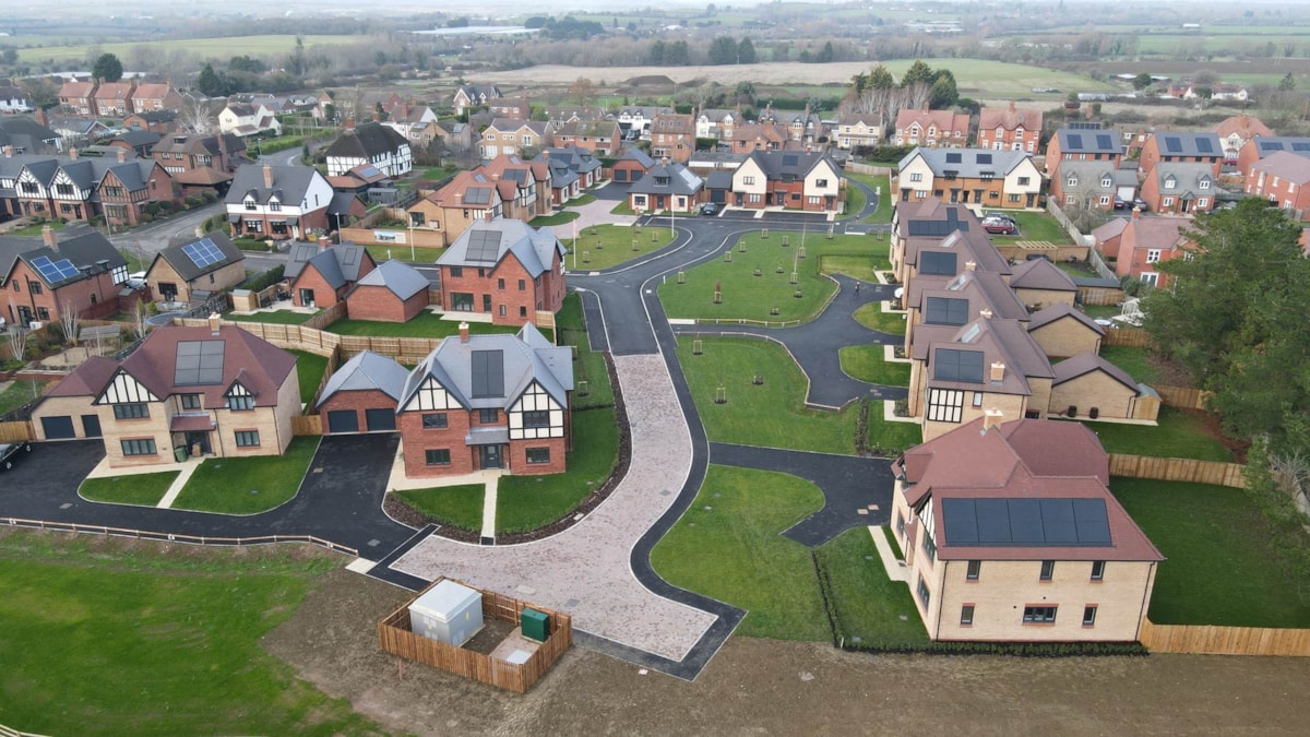 LBBI Cotswold Oak Avalon-4