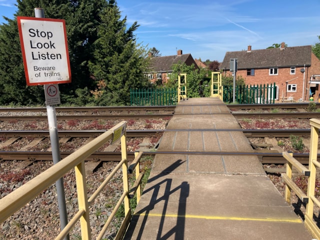 Jamaica Road level crossing 2025