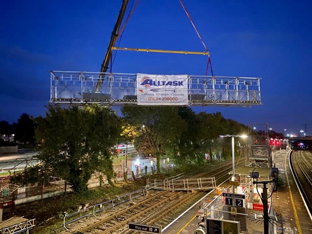 Network Rail engineers about to start three busy weekends of work in Hampshire, from Micheldever to Brockenhurst: Millbrook bridge removal