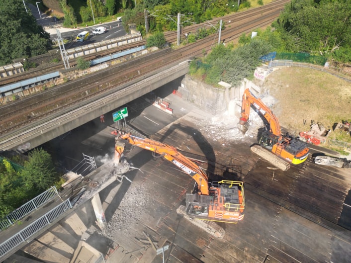 Armley Gyratory Wellington footbridge during demolition 2: Armley Gyratory Wellington footbridge during demolition 2