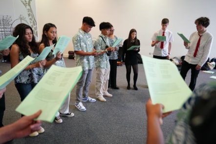 Pupils from Kamehameha school in Hawai'i and Glasgow's Gaelic High School meet at the National Museum of Scotland (Credit Stewart Attwood)