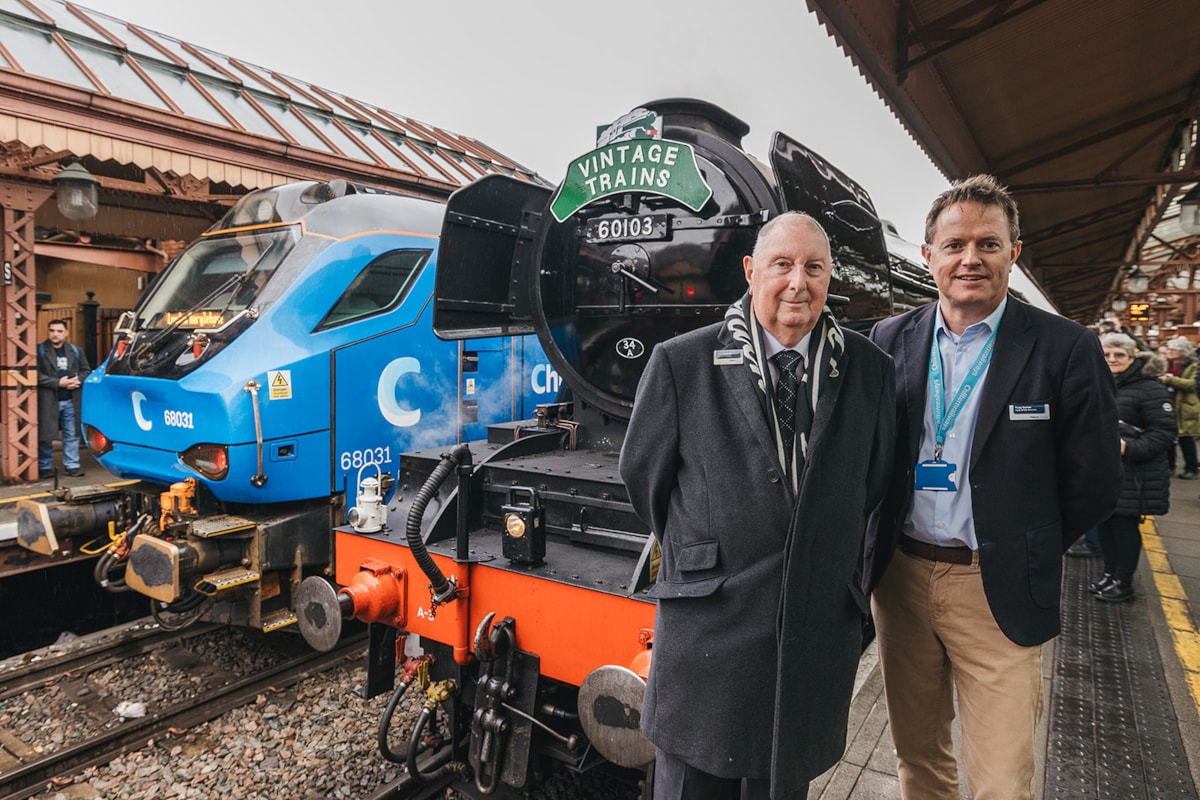 Alan Newman and Chiltern Railways' Operations Director Tony Baxter with Flying Scotsman