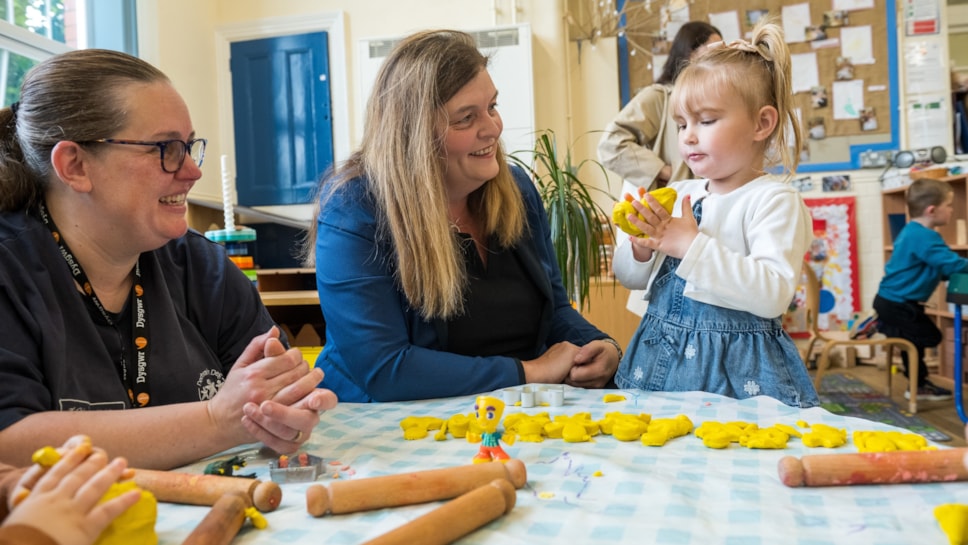 Sioned Williams Gofal Plant Childcare3-2