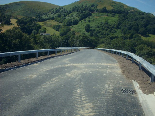 Approach road constructed to serve new bridge: Approach road constructed to serve new bridge - alternative route for former Old Chapel crossing users