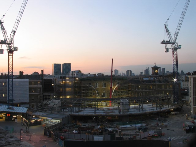 SKY'S THE LIMIT AS LANDMARK KING’S CROSS CONCOURSE TAKES SHAPE: Western concourse - 4 May 2010